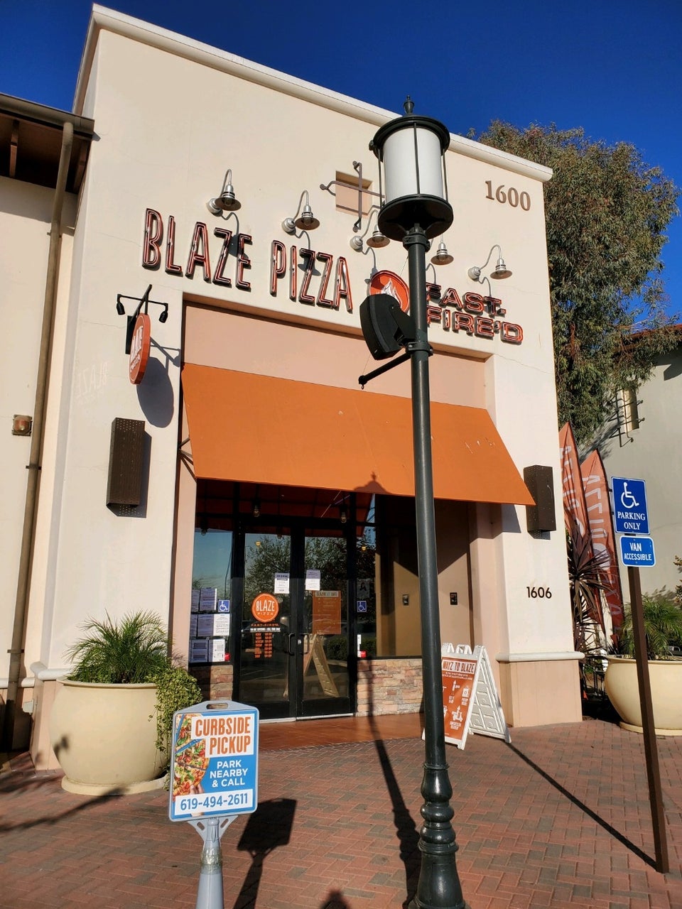 Blaze Pizza 2015 Birch Rd, Chula Vista