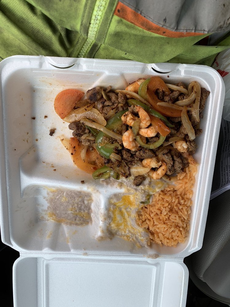 Alberto's Mexican Food 19582 Temescal Canyon Rd #5652, Corona