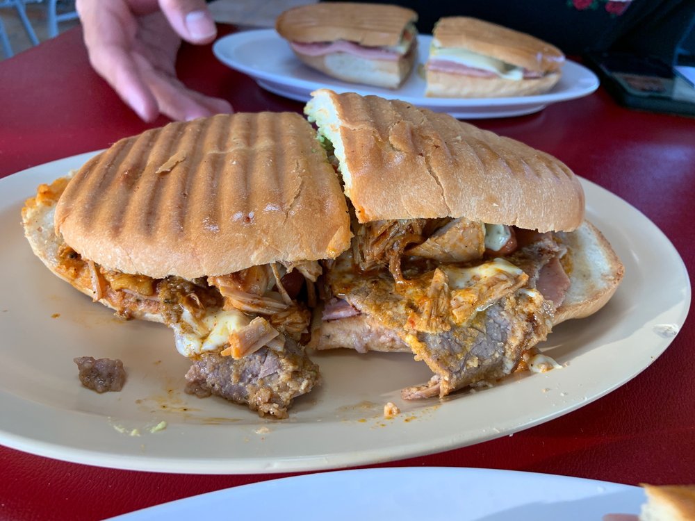 Tortas Sinaloa 1520 W 6th St #108, Corona