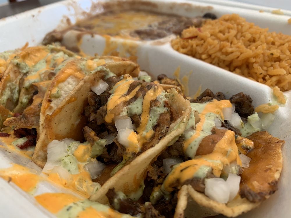 Yelo's Tacos 1411 Rimpau Ave #101, Corona