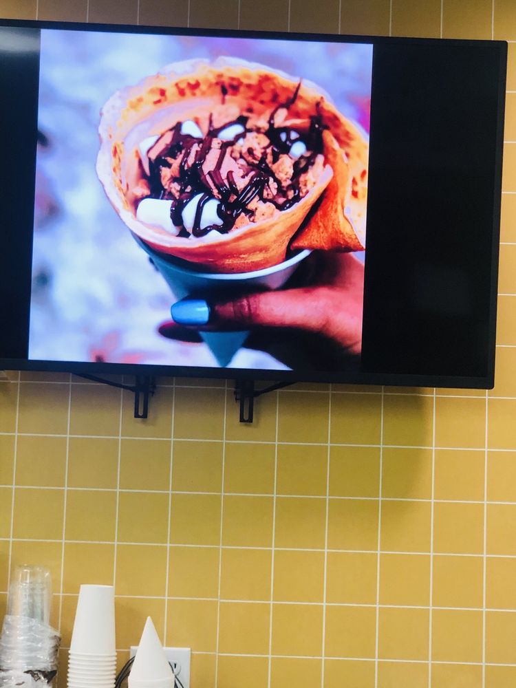 Crepes & Cakes 1206 Magnolia Ave STE 106B, Corona