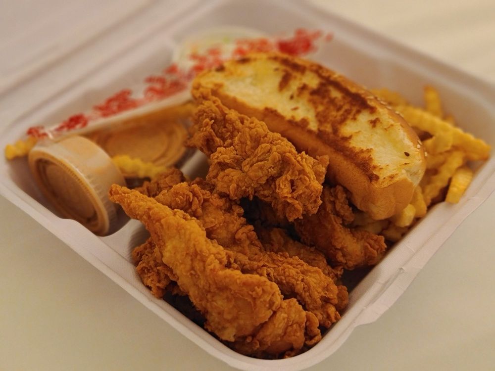 Raising Cane's Chicken Fingers 3150 Harbor Blvd, Costa Mesa