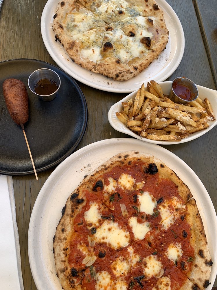 2145 Pizza 2145 Placentia Ave, Costa Mesa