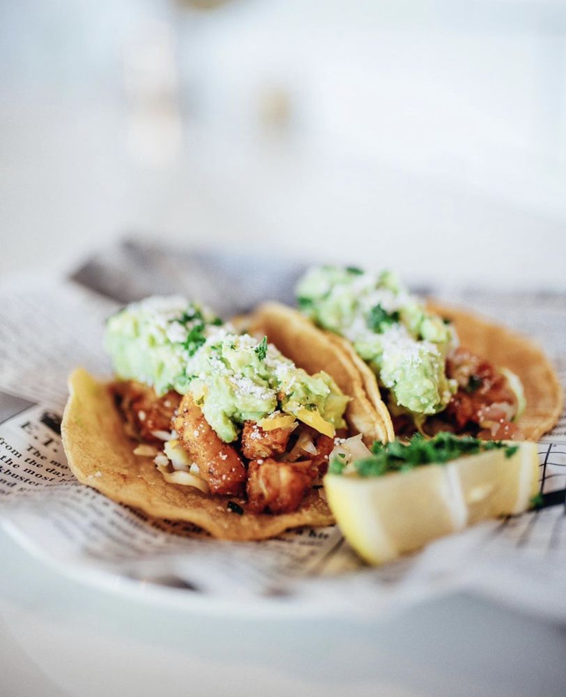 Tres Muchachos Seafood Grill 333 E 17th St #14, Costa Mesa