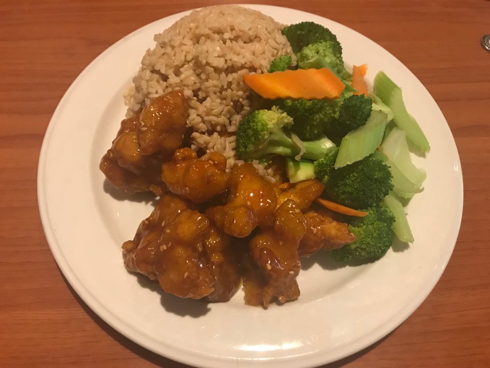 Wok of Flame 顺利饭店 417 Mace Blvd, Davis