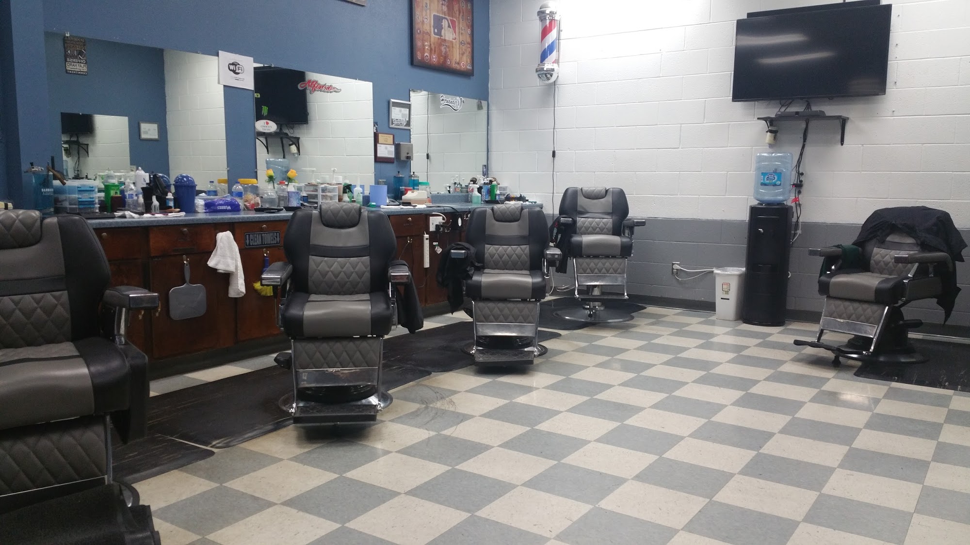 Hernández Barber Shop