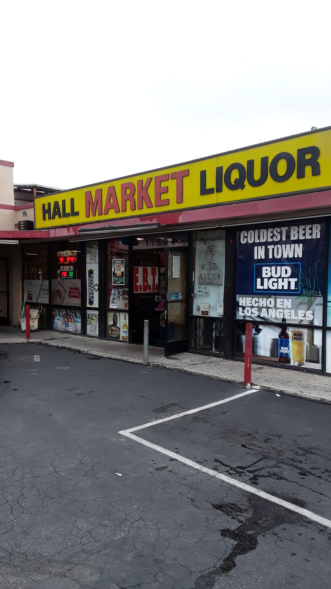 Hall Market & Liquor Store