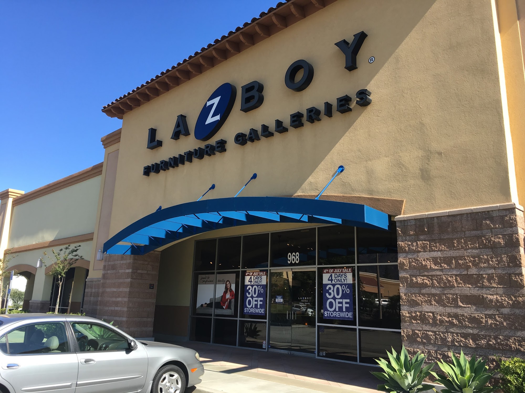 La-Z-Boy Home Furnishings & Décor