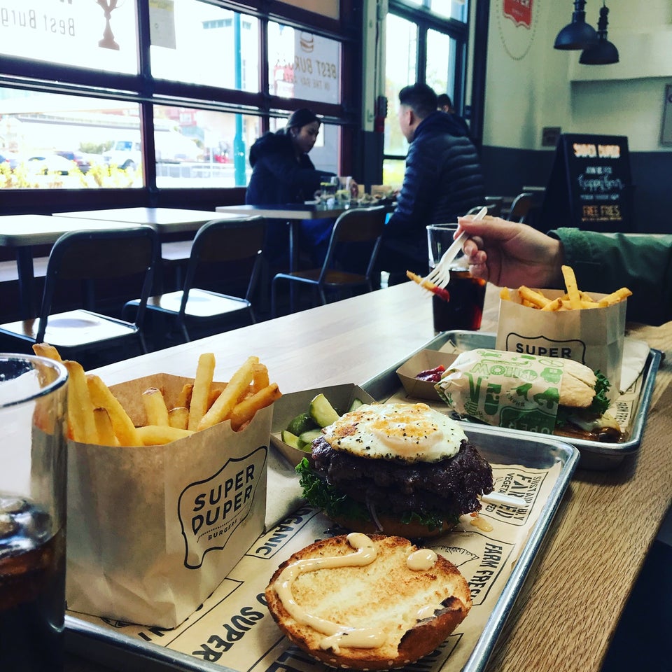 Super Duper Burgers 5959 Shellmound St, Emeryville
