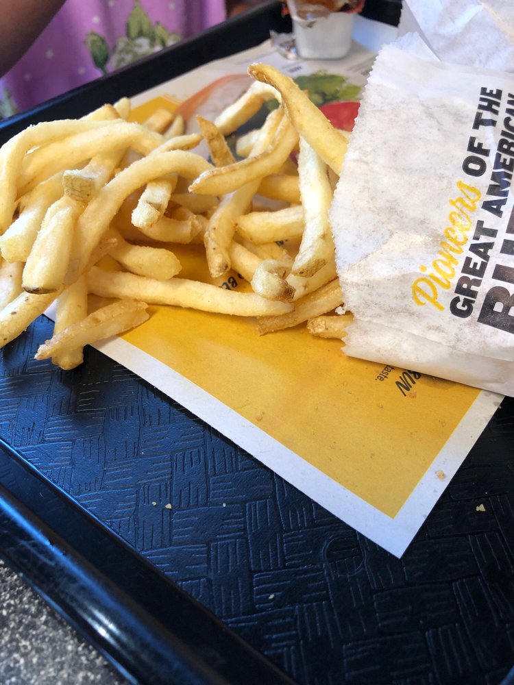 Carl's Jr. 17085 Brookhurst St, Fountain Valley