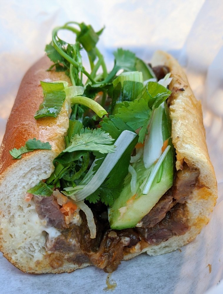Hue Oi Vietnamese Cuisine 16537 Brookhurst St, Fountain Valley