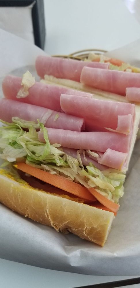 Sandwich Shoppe 1939 N Fine Ave # 102, Fresno