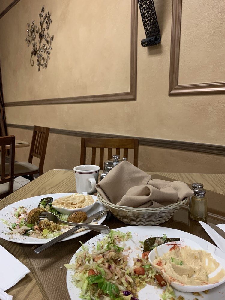 Marats Restaurant 8961 N Cedar Ave #103, Fresno