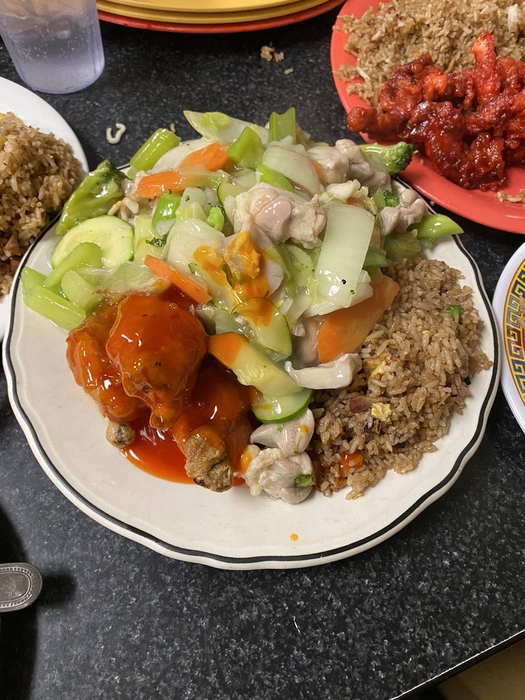 Chan's Chinese Food 3333 N Cedar Ave, Fresno