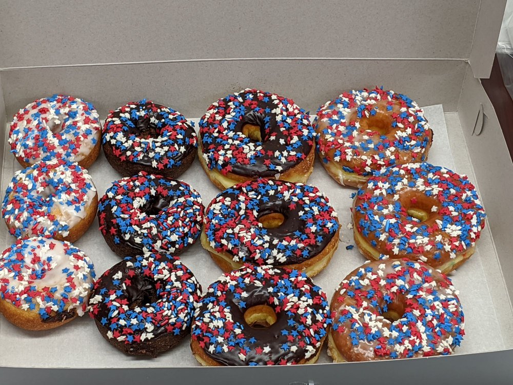 Wendi's Donuts 272 E Imperial Hwy, Fullerton