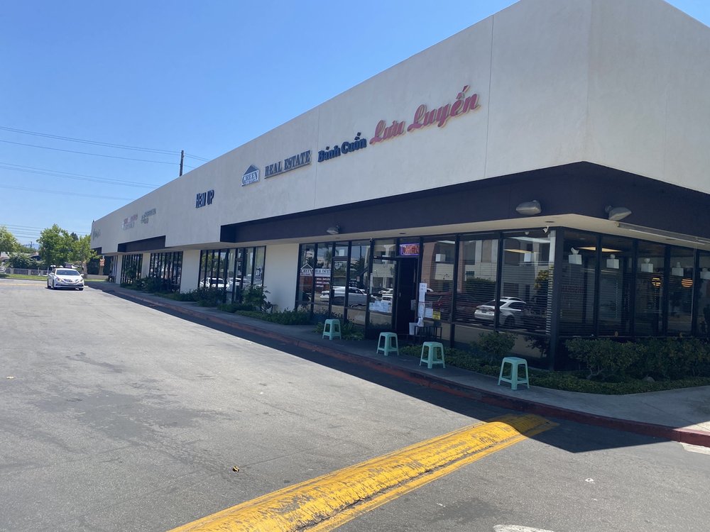 Banh Cuon Luu Luyen 14351 Euclid St #1j, Garden Grove