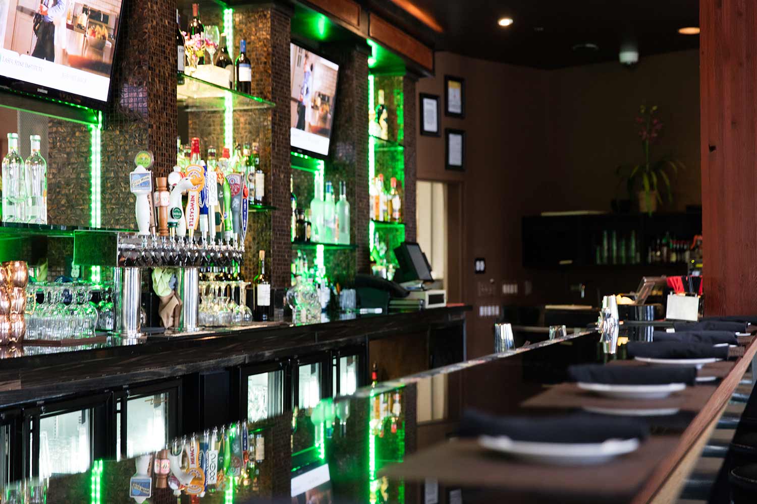 Paradise L.A. Restaurant & Bar 889 W 190th St, Gardena