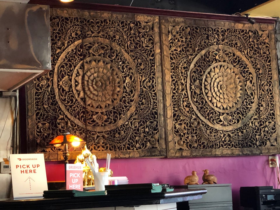 Ya Yaa Thai Cuisine 1130 W Redondo Beach Blvd, Gardena