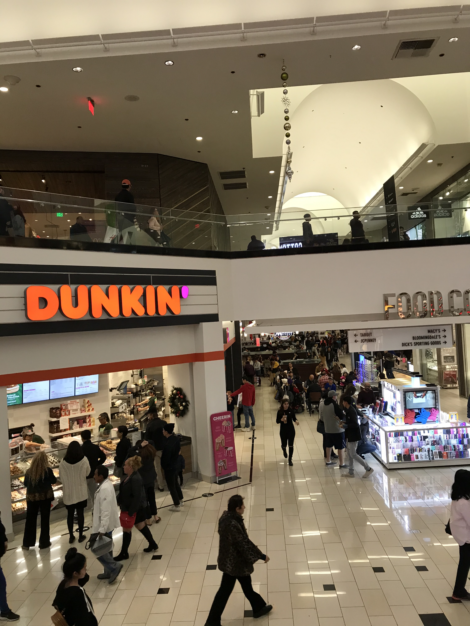 Dunkin' Donuts 1151 Glendale Galleria Food Court, Glendale