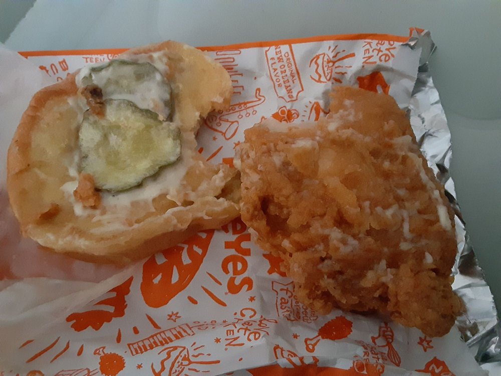 Popeyes Louisiana Kitchen 24901 Santa Clara St, Hayward