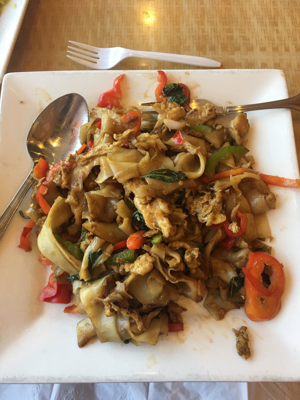Red Chili Thai Vietnamese Restaurant 29583 Mission Blvd, Hayward