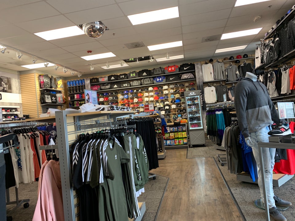 Hibbett Sports 1191 S Sanderson Ave Suite 102, Hemet