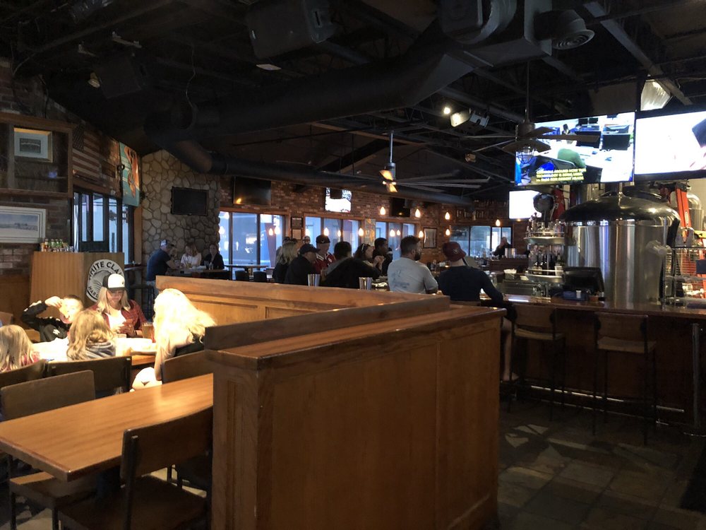 Huntington Beach Beer Company 201 Main St #E, Huntington Beach