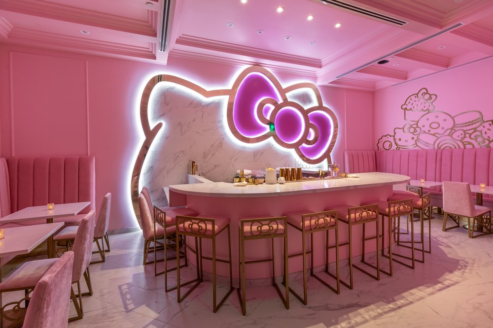 Hello Kitty Grand Cafe 860 Spectrum Center Dr, Irvine