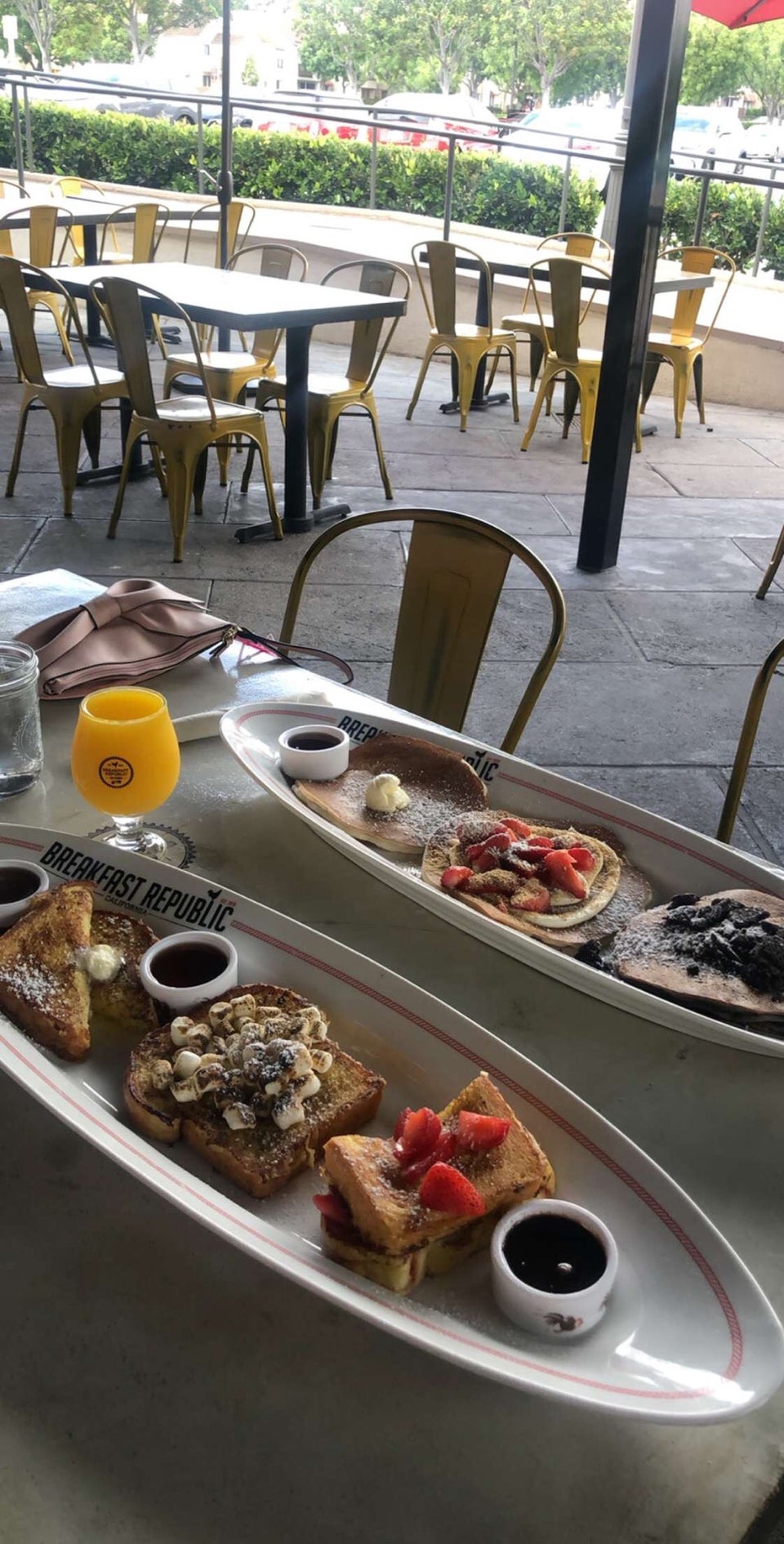 Breakfast Republic 4213 Campus Dr Suite P166B, Irvine