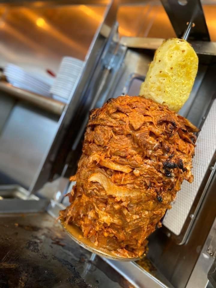 Chelo's Burgers 9241 Limonite Ave, Jurupa Valley