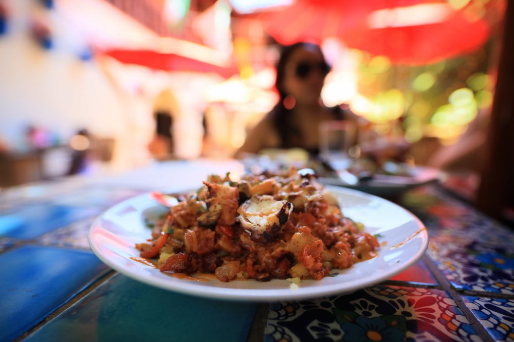 Casa Córdoba 2331 Honolulu Ave, Montrose