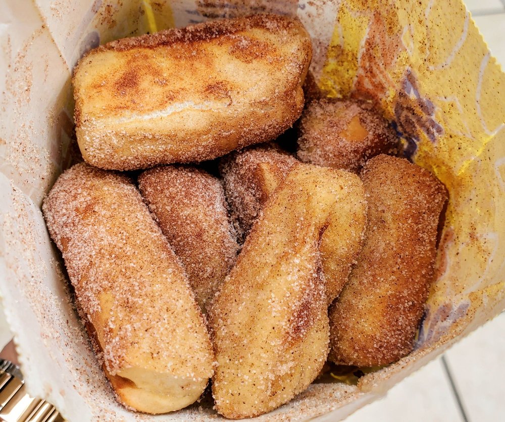 Wetzel's Pretzels 330 Lakewood Blvd, Lakewood