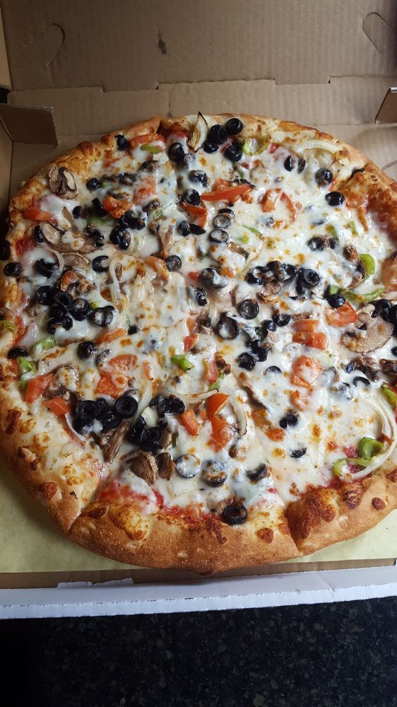 Mama Mia's Pizza 2616 Candlewood St, Lakewood