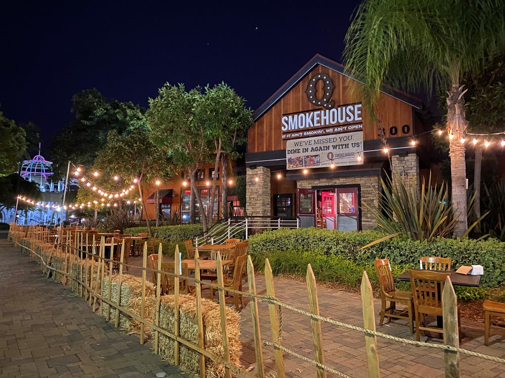 Q Smokehouse 300 S Pine Ave, Long Beach