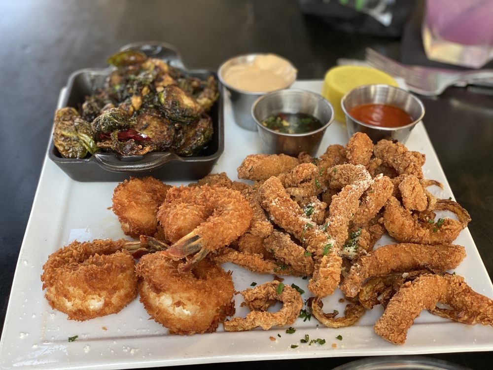 Boathouse on the Bay 190 N Marina Dr, Long Beach
