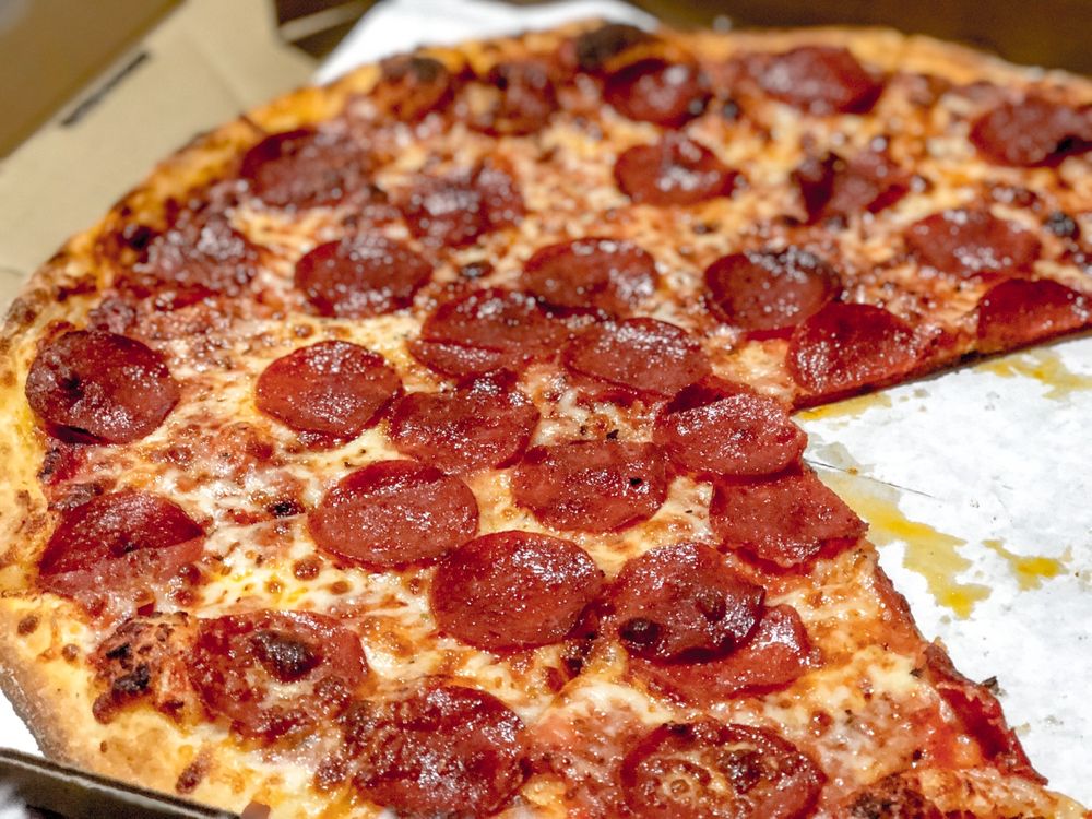 Fat Tomato Pizza 2130 E Broadway, Long Beach
