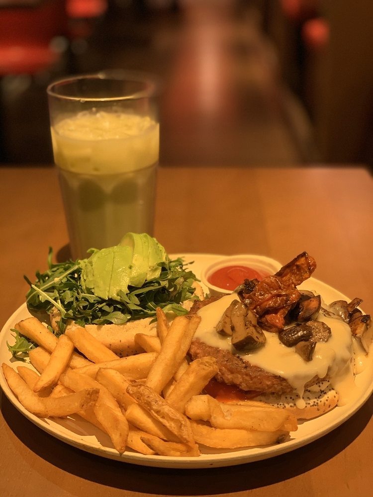 Veggie Grill 6451 CA-1, Long Beach