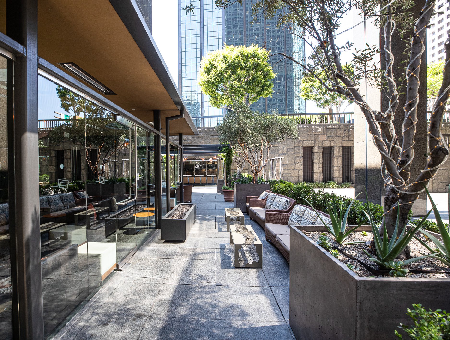 Drago Centro 525 Flower St, Los Angeles