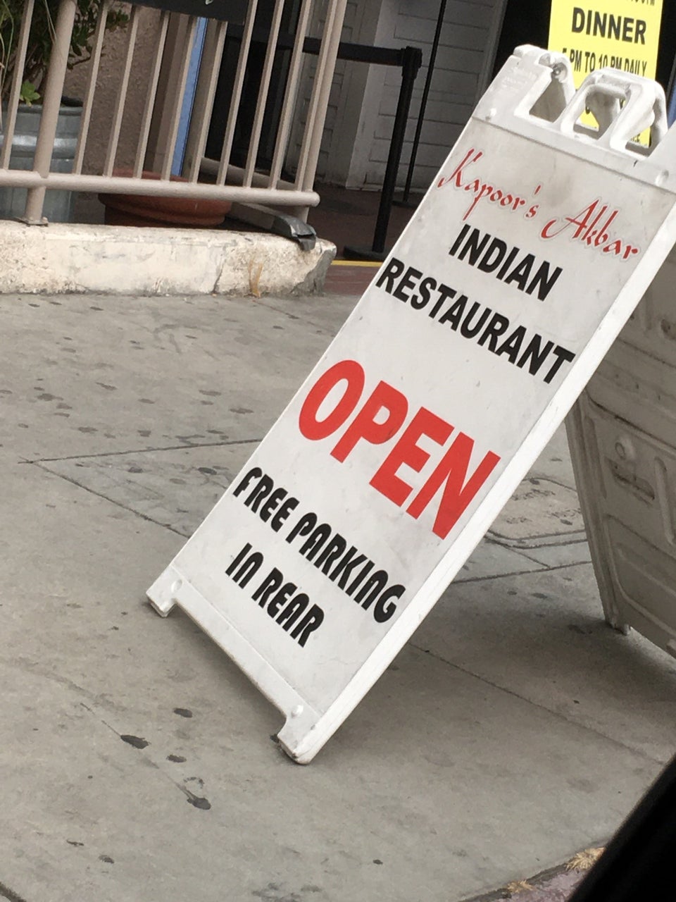 Kapoor's Akbar Indian Restaurant 701 W Cesar Estrada Chavez Ave #107, Los Angeles