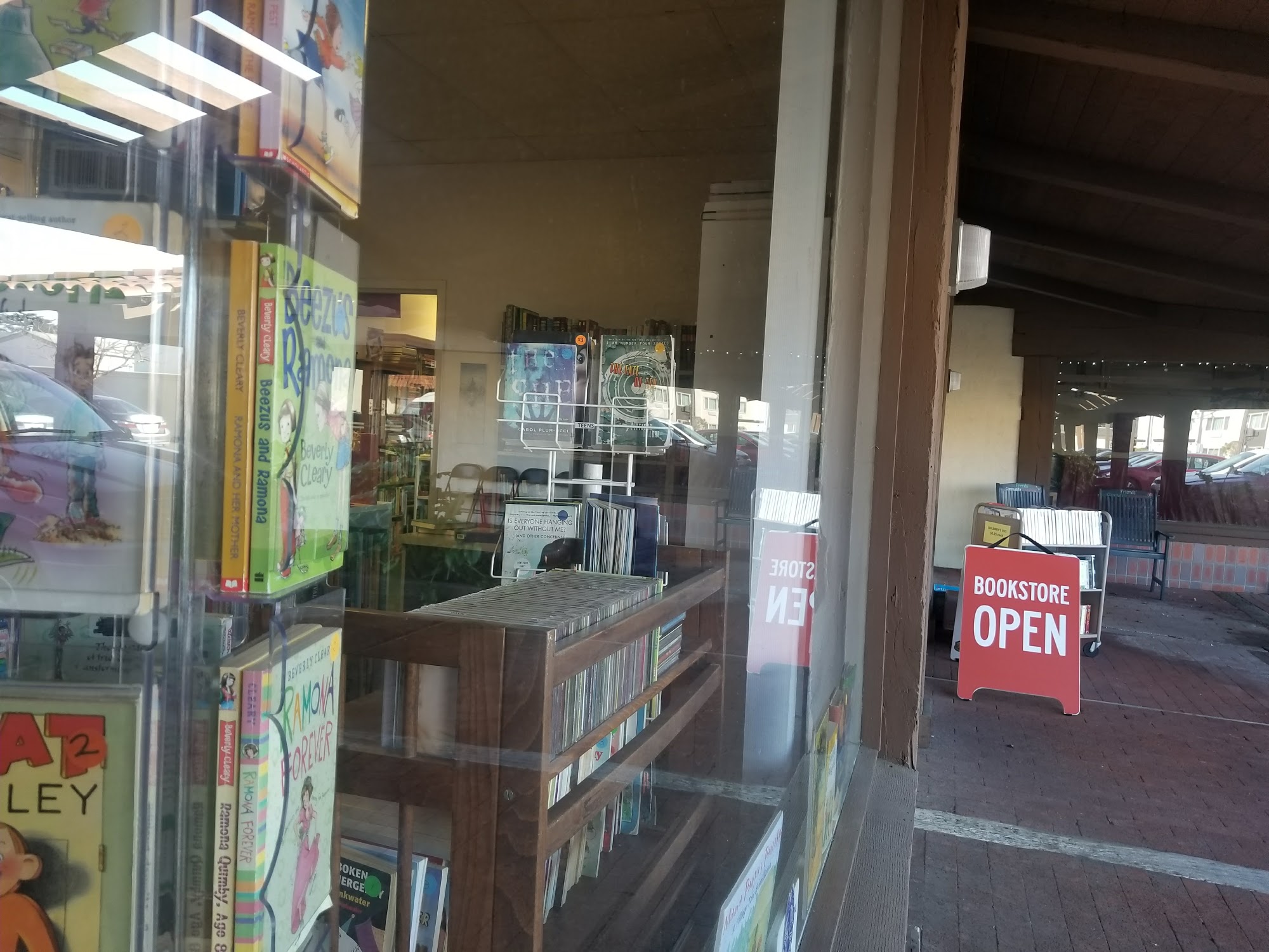 Friends' Community Bookstore
