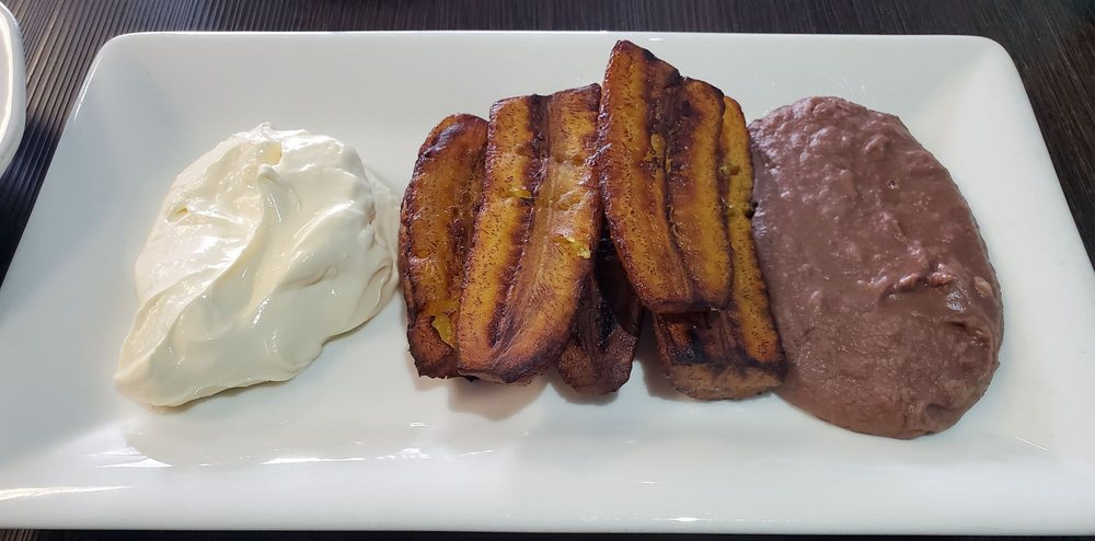 El Salvadoreño Pupuseria 3056 Del Monte Blvd, Marina