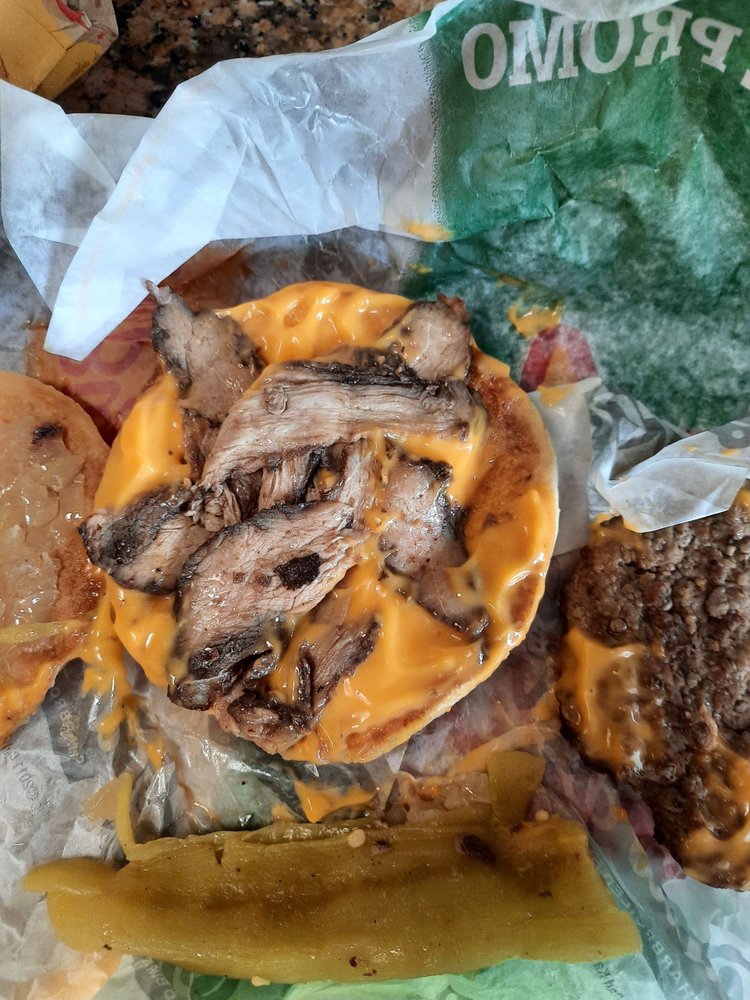 Carl's Jr. 1600 Oakdale Rd, Modesto