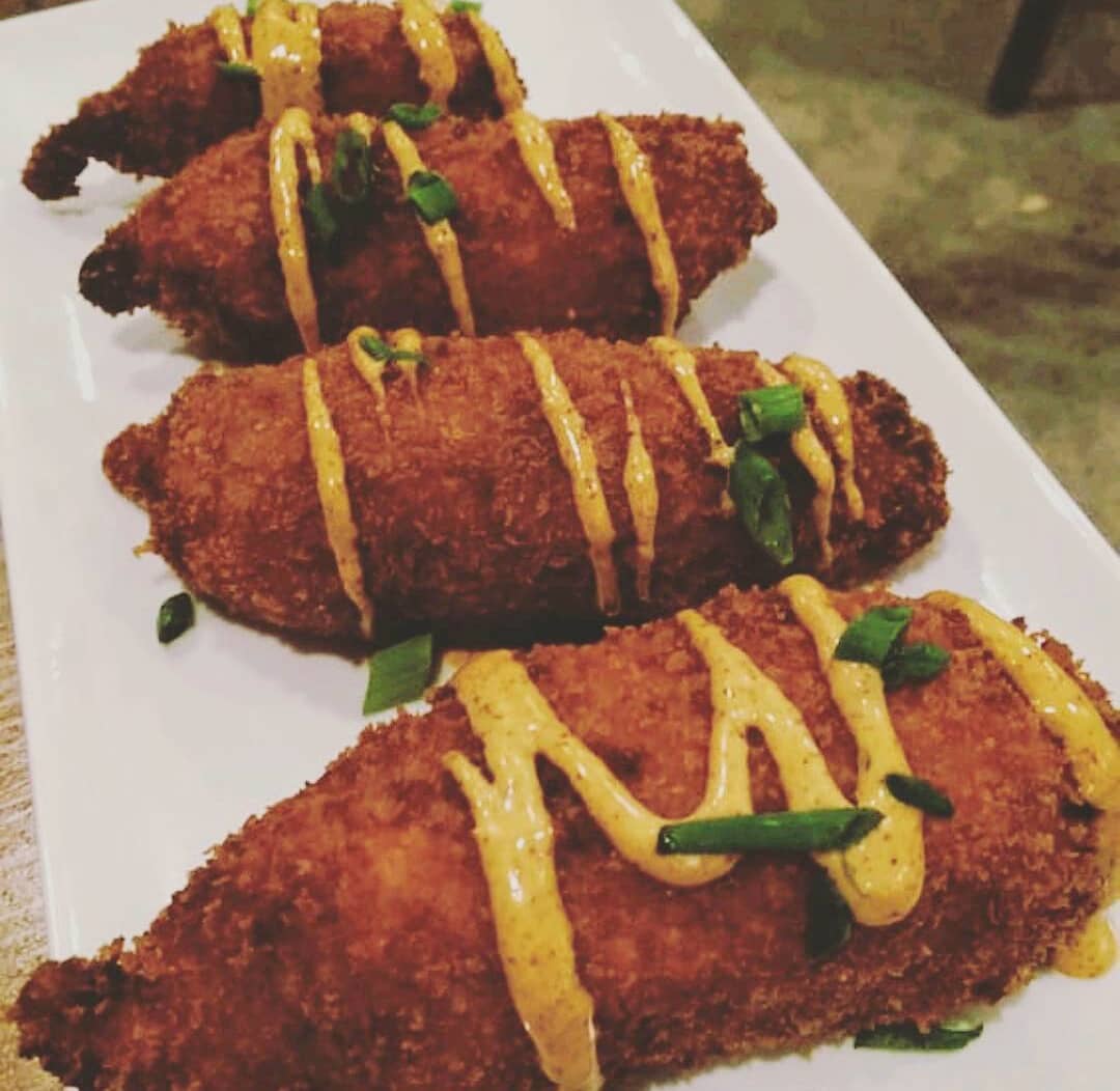Divine Swine A Grill & Bar 825 W Roseburg Ave, Modesto