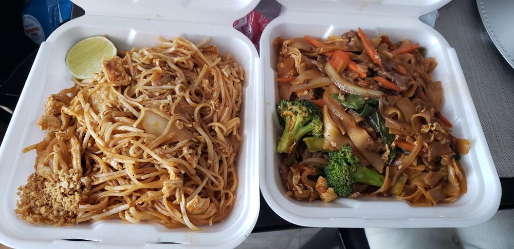 Lan Xang Kitchen 411 H St, Modesto