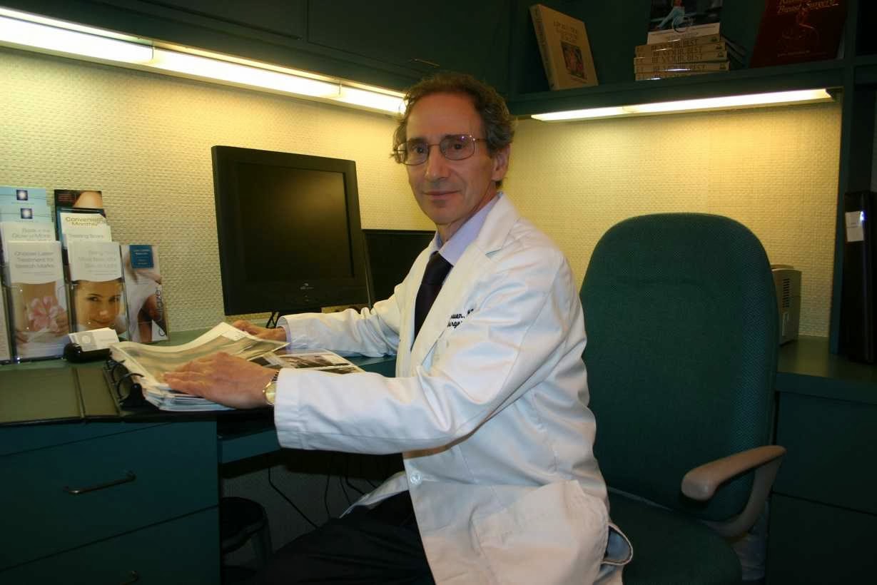 Dr. Robert M. Lowen, MD