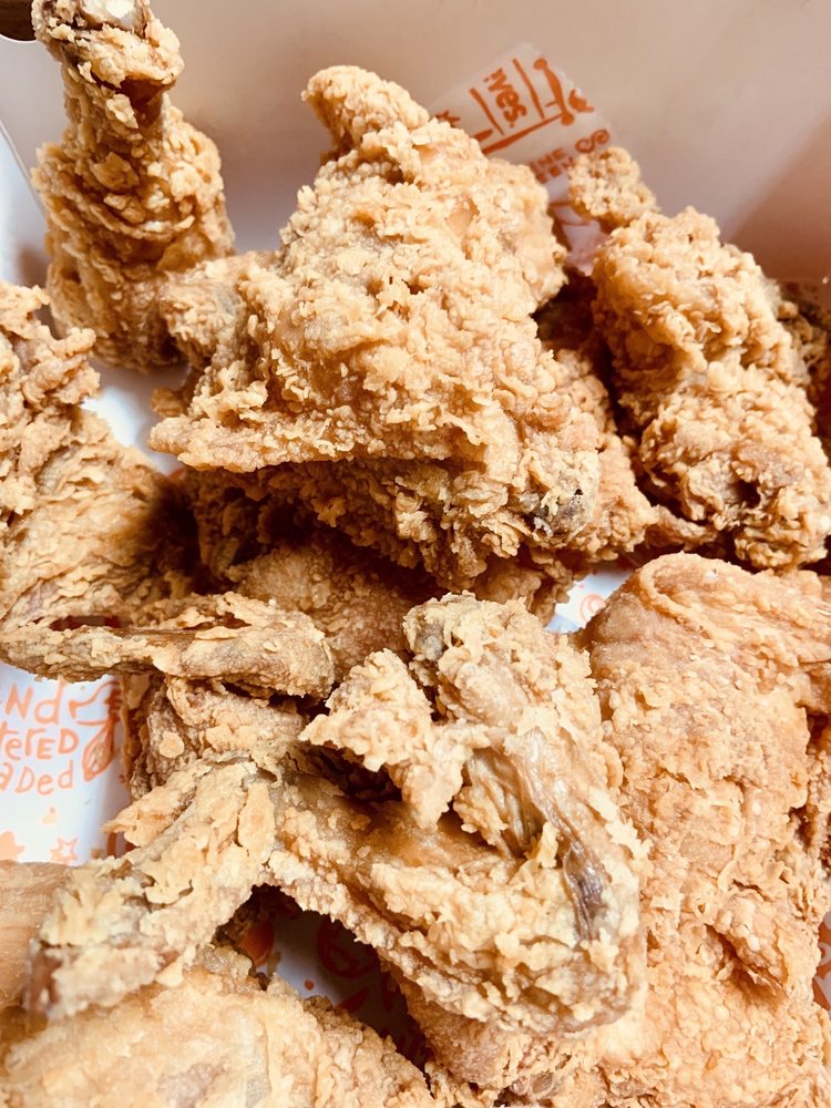 Popeyes Louisiana Kitchen 2210 E Plaza Blvd, National City