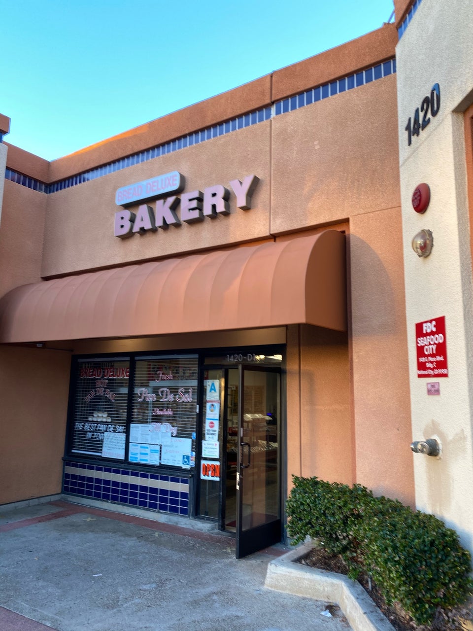 Bread Deluxe Bakery 1420 E Plaza Blvd # D1, National City