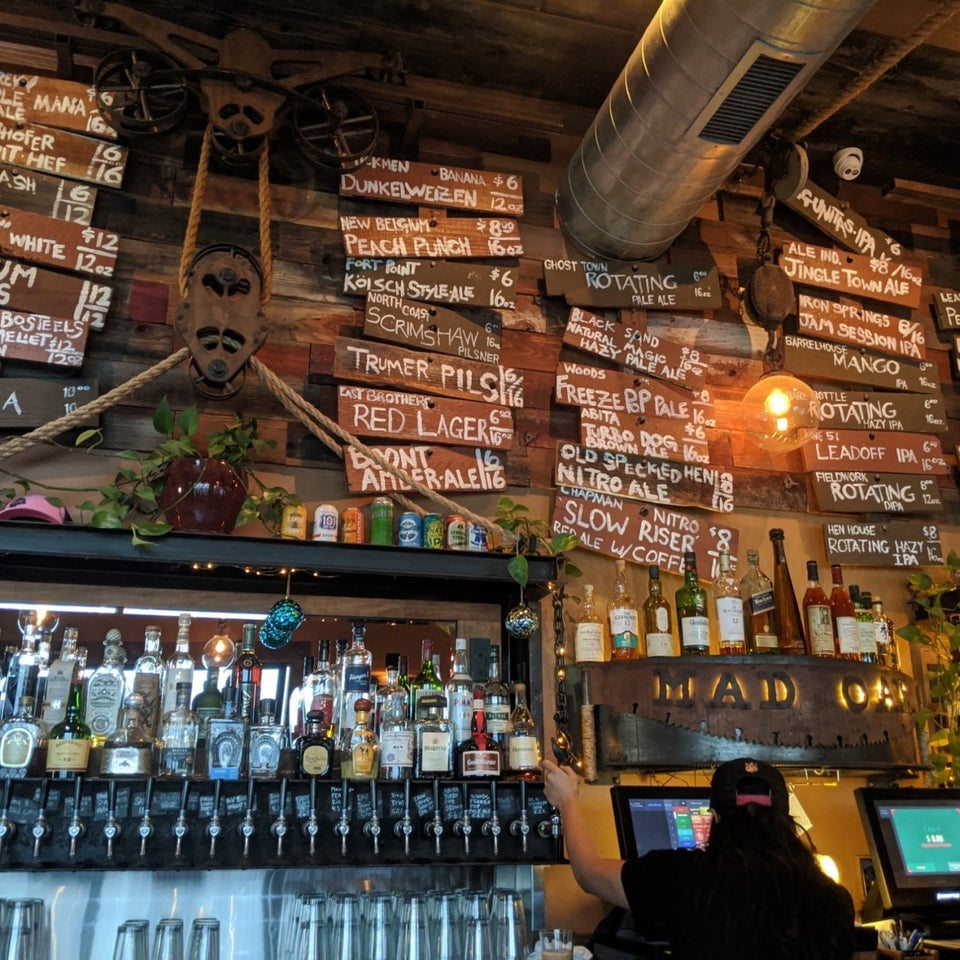 Mad Oak Bar 135 12th St, Oakland