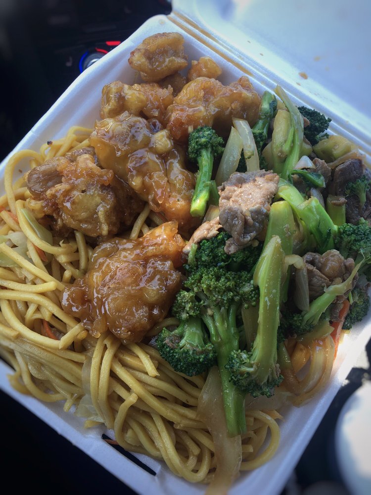 Chinatown Express 3910 Vista Way, Oceanside