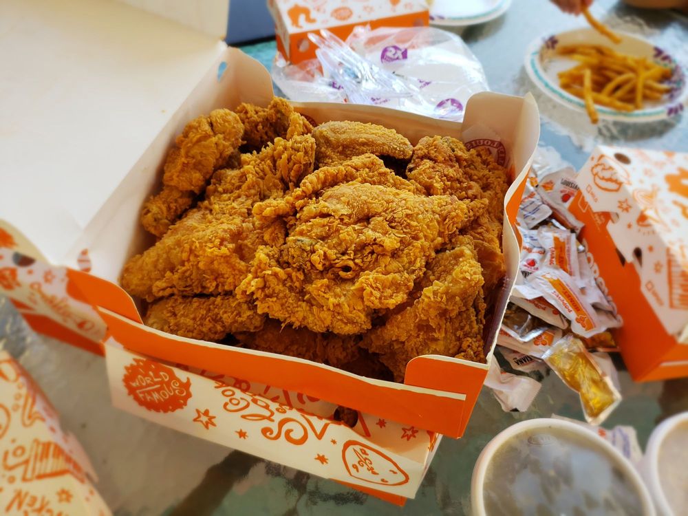 Popeyes Louisiana Kitchen 2460 S Vineyard Ave, Ontario